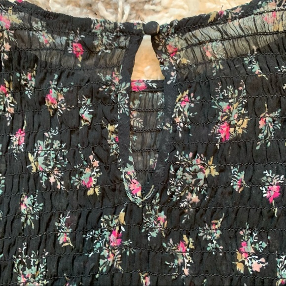 Sold American Eagle floral shirt - Picture 7 of 8